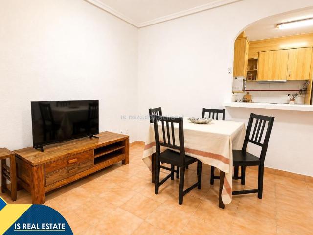 Apartamento en venta en Torrevieja, Avenida Habaneras Curva de Palangre. Apartamento con terraza en la provincia de Alicante, en Torrevieja. 2 habitaciones 79 m² 600 metros del mar. Apartamentos.