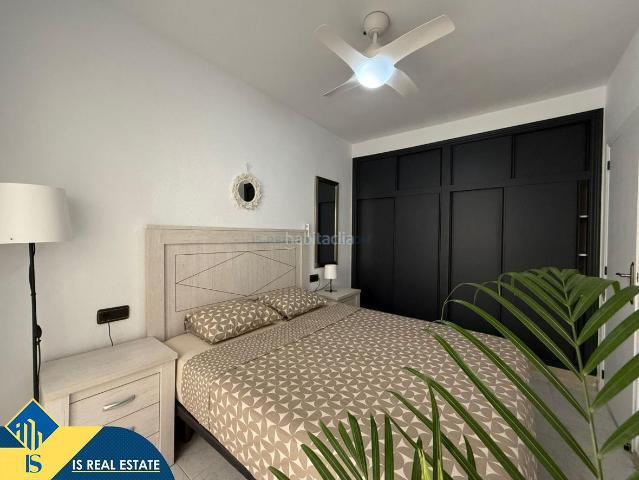 Apartamento en venta en Torrevieja, Avenida Habaneras Curva de Palangre. Apartamento con terraza en venta en la provincia de Alicante, Torrevieja, Playa del Cura. 1 habitación 64 m² 500 metros.