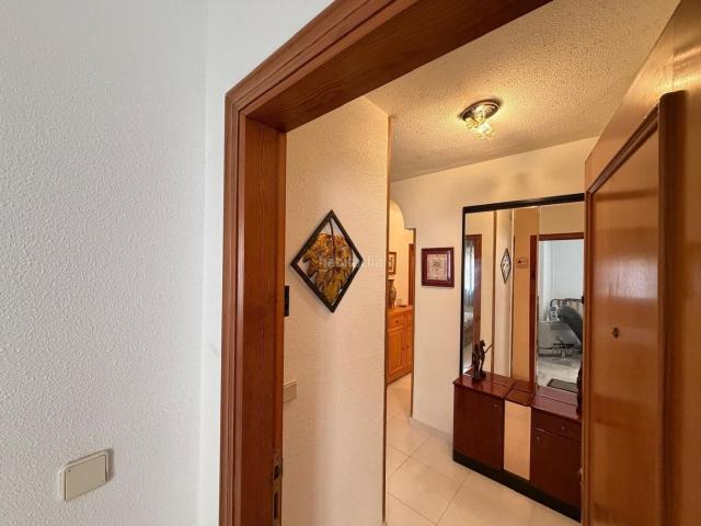 Apartamento en venta en Torrevieja, Avenida Habaneras Curva de Palangre. APARTAMENTO CON VISTAS AL MAR Y GARAJE INCLUIDO EN AV. DE LAS HABANERAS. 2 DORM. 1 BAÑO. SUPERFICIE CONSTRUIDA 94 M2.