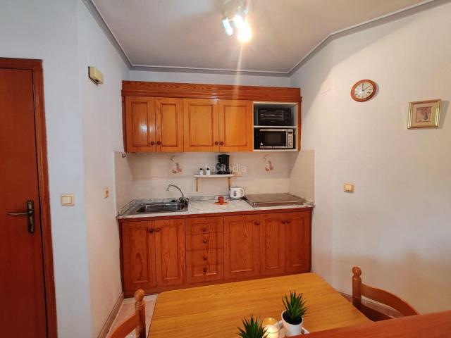 Apartamento en venta en Torrevieja, Avenida Habaneras Curva de Palangre. Apartamento con piscina comunitaria a 700 metros de la Playa del Cura. Apartamentos.