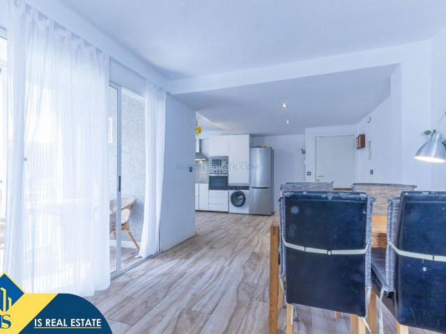Apartamento en venta en Torrevieja, Avenida Habaneras Curva de Palangre. Apartamento con piscina comunitaria, en la provincia de Alicante, en la ciudad de Torrevieja, en la zona de Playa del Cura. 1.