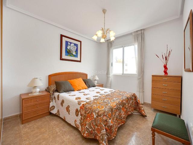 Apartamento en venta en Torrevieja, Avenida Habaneras Curva de Palangre. Apartamento de dos dormitorios a 600 metros de la playa del cura. Apartamentos.