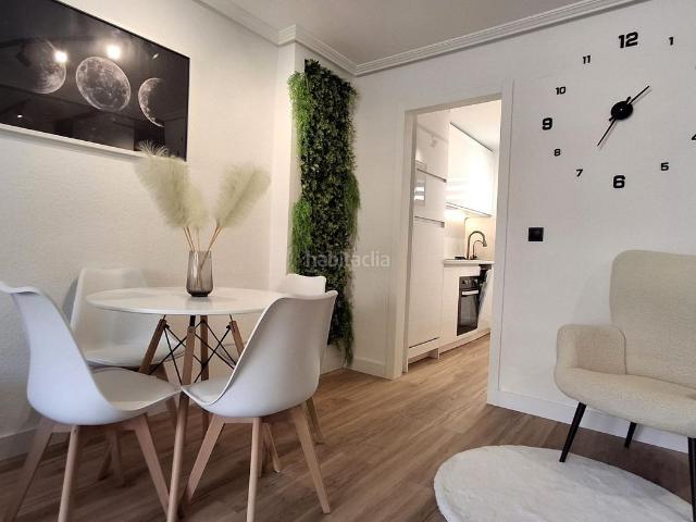 Apartamento en venta en Torrevieja, Avenida Habaneras Curva de Palangre. Apartamento totalmente reformado a 400 metros de la Playa del Cura Torrevieja. Apartamentos.