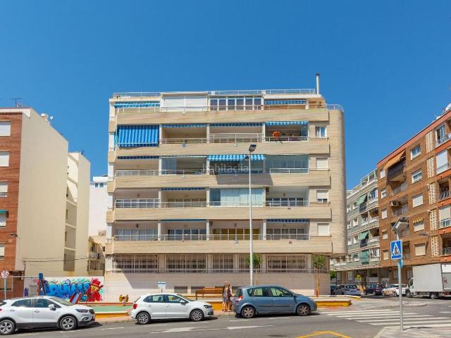 Apartamento en venta en Torrevieja, Avenida Habaneras Curva de Palangre. Apartamentos.