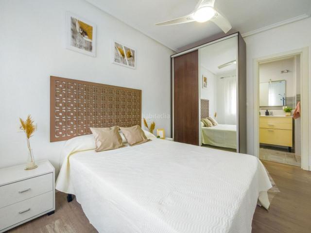 Apartamento en venta en Torrevieja, Avenida Habaneras Curva de Palangre. Apartamentos.