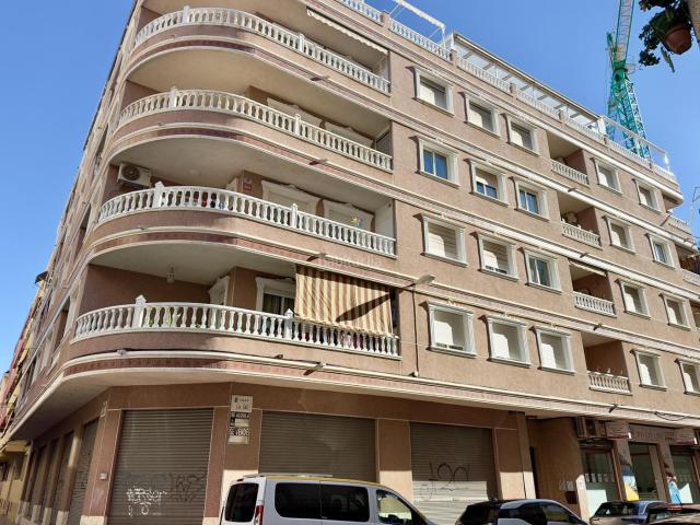 Apartamento en venta en Torrevieja, Avenida Habaneras Curva de Palangre. Apartamentos.