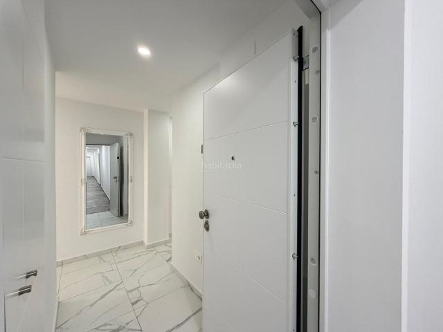 Apartamento en venta en Torrevieja, Avenida Habaneras Curva de Palangre. Apartamentos.