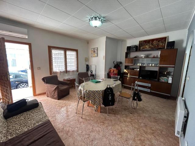 Apartamento en venta en Torrevieja, Avenida Habaneras Curva de Palangre. Encantador apartamento en planta baja en Playa del Cura. Apartamentos.