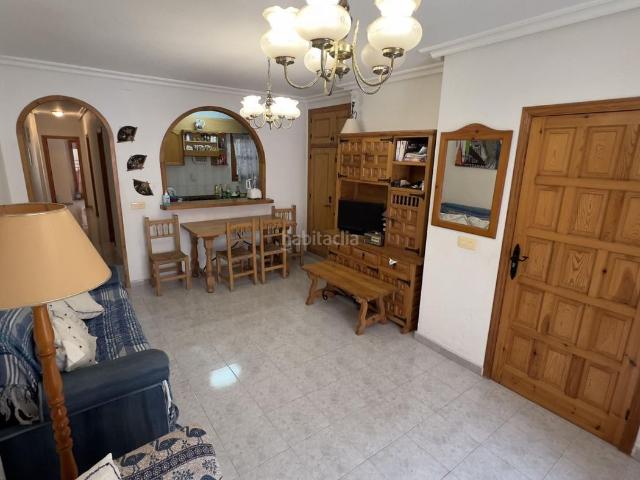 Apartamento en venta en Torrevieja, Avenida Habaneras Curva de Palangre. Encantador apartamento mediterráneo con piscina a 5 min de Playa de Los Locos. Apartamentos.