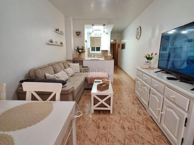 Apartamento en venta en Torrevieja, Avenida Habaneras Curva de Palangre. Encantador apartamento semi reformado a 500 metros de la playa del Cura. Apartamentos.