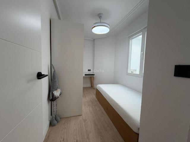 Apartamento en venta en Torrevieja, Avenida Habaneras Curva de Palangre. Encantador Apartamento Reformado en Playa del Cura, Torrevieja por 154.900. Apartamentos.