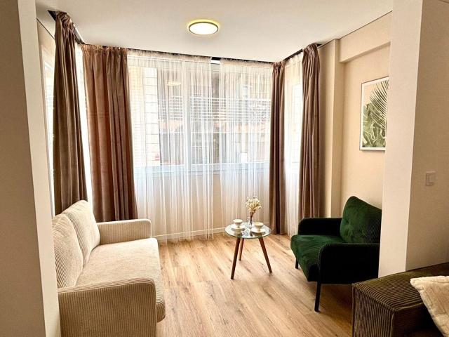 Apartamento en venta en Torrevieja, Avenida Habaneras Curva de Palangre. Espectacular apartamento totalmente reformado a solo 60 metros de la Playa de Los Locos. Apartamentos.