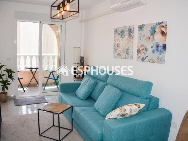 Apartamento en venta en Torrevieja, Avenida Habaneras Curva de Palangre. Listo para entrar a vivir! Piso totalmente reformado en la Calle San Pascual, Torrevieja. Apartamentos.