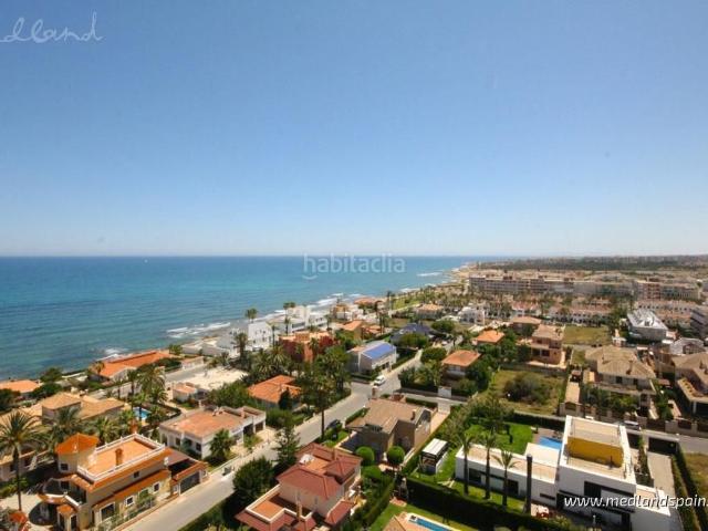 Apartamento en venta en Torrevieja, Aguas Nuevas. Apartamento con terraza a 600 metros de la playa en Torrevieja. Apartamentos.