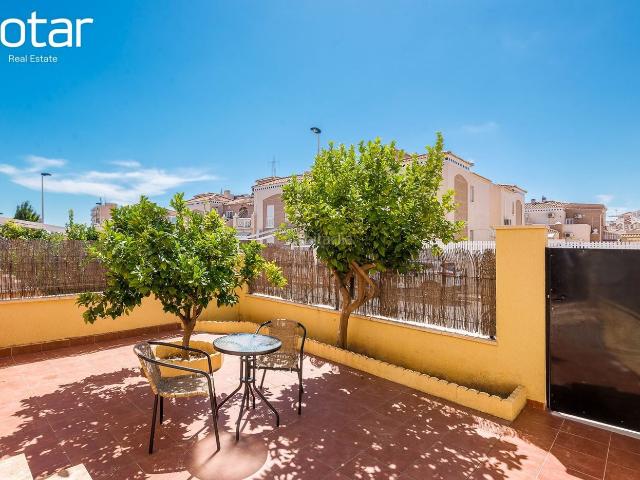 Apartamento en venta en Torrevieja, Aguas Nuevas. Apartamento luminoso y acogedor con espacio para disfrutar del aire libre. Apartamentos.