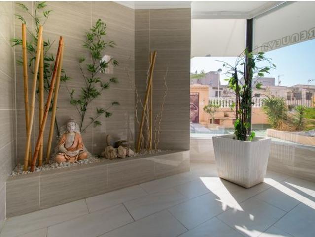 Apartamento en Venta en Torrevieja, Alicante