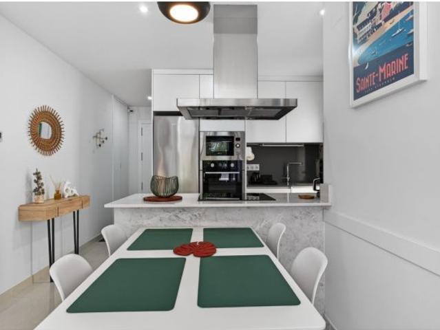 Apartamento en Venta en Torrevieja, Alicante