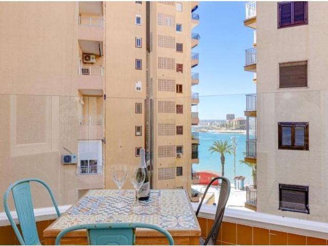 Apartamento en Venta en Torrevieja, Alicante