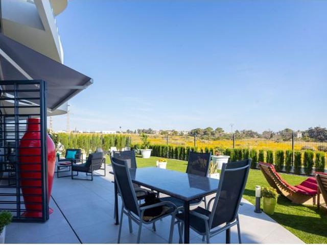 Apartamento en Venta en Torrevieja, Alicante