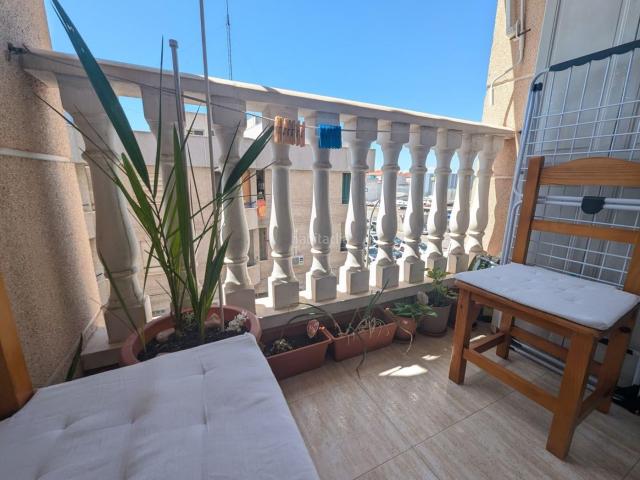 Apartamento en venta en Torrevieja, Antonio Machado. 2 dormitorios, garaje trastero, en el centro y con piscina comunitaria. Apartamentos.