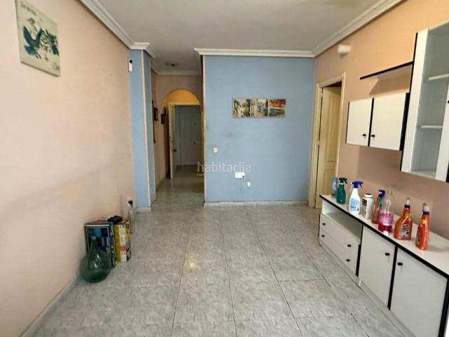 Apartamento en venta en Torrevieja, Antonio Machado. Apartamento de 2 dormitorios para reformar en Torrevieja. Apartamentos.