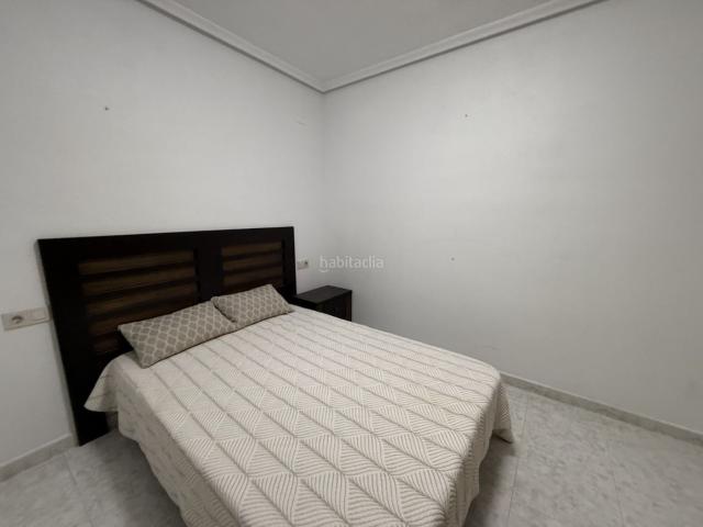 Apartamento en venta en Torrevieja, Antonio Machado. Bonito piso centrico con piscina comunitaria. Apartamentos.