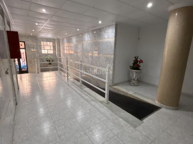 Apartamento en venta en Torrevieja, Antonio Machado. Bonito piso con piscina comunitaria. Apartamentos.