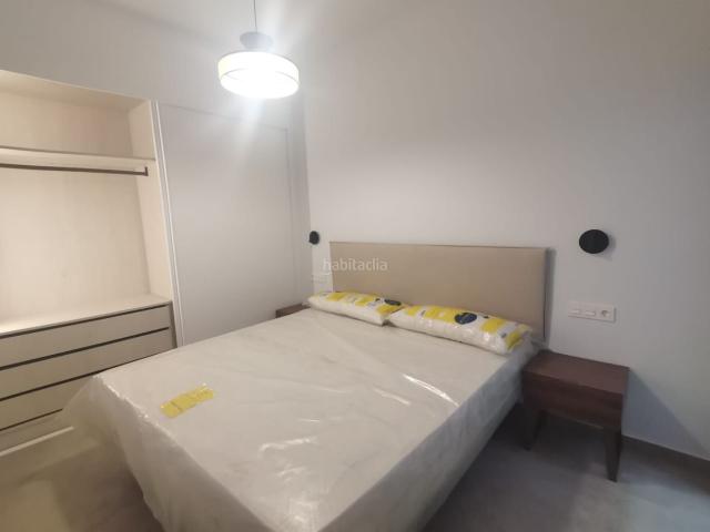 Apartamento en venta en Torrevieja, Antonio Machado. Exclusivo apartamento de obra nueva en Torrevieja con 2 dormitorios, terraza y piscina en la azotea. Apartamentos.