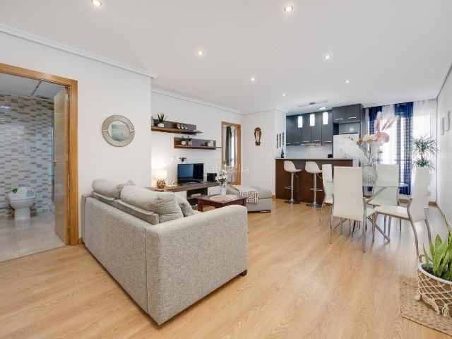 Apartamento en venta en Torrevieja, Antonio Machado. PRECIOSO APARTAMENTO REFORMADO DE 2 DORMITORIOS CON PISCINA COMUNITARIA. Apartamentos.