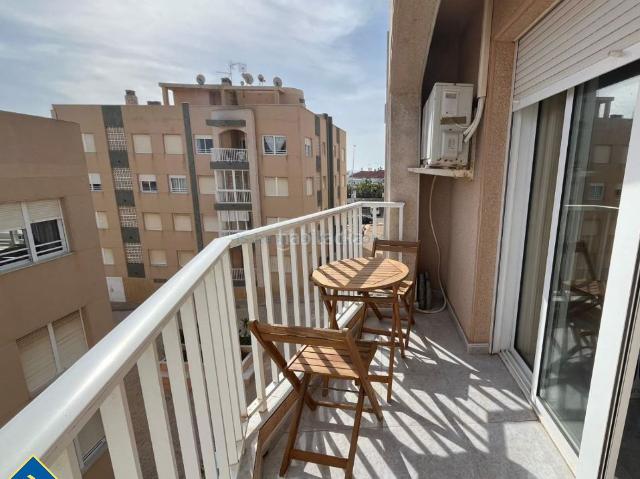 Apartamento en venta en Torrevieja, Cabo Cervera. Apartamento con terraza en la provincia de Alicante, en Torrevieja. 1 habitacion 50 m² 200 metros del mar. Apartamentos.