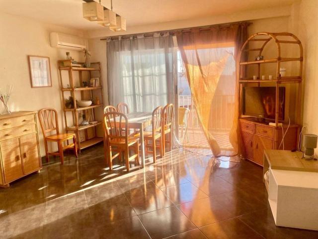 Apartamento en venta en Torrevieja, Cañada del Molino. Un balcón al Mediterráneo encanto clásico con vistas al mar en Playa del Cura. Apartamentos.