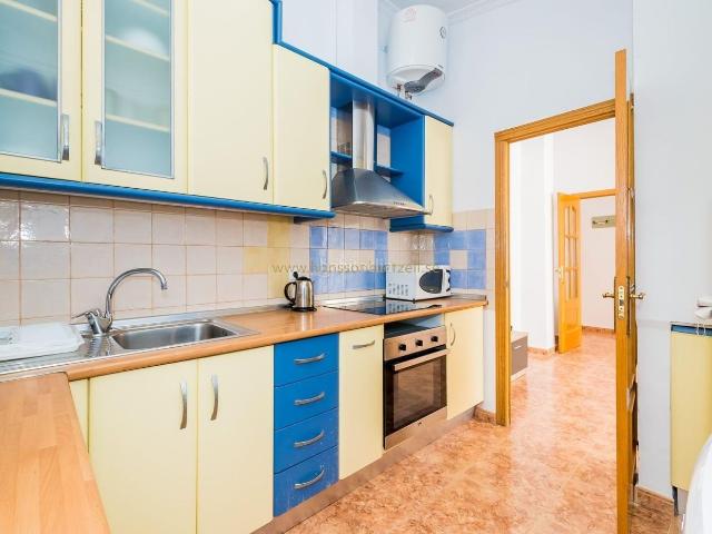 Apartamento en venta en Torrevieja, Centro Muelle Pesquero. Apartamentos.