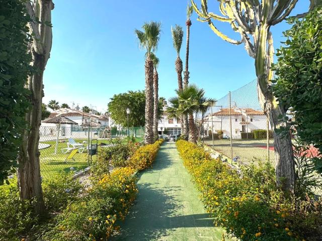 Apartamento en venta en Torrevieja, Centro Muelle Pesquero. Apartamentos.