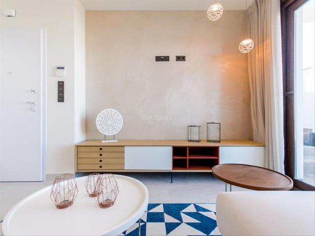 Apartamento en venta en Torrevieja, Centro Muelle Pesquero. Bungalow planta alta en Los Balcones. Apartamentos.
