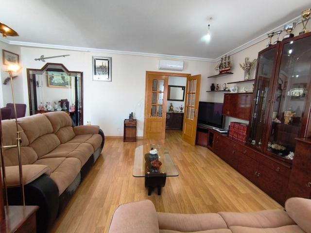 Apartamento en venta en Torrevieja, Centro Muelle Pesquero. GRAN APARTAMENTO EN TORREVIEJA 2 HAB, 1 BAÑO. Apartamentos.
