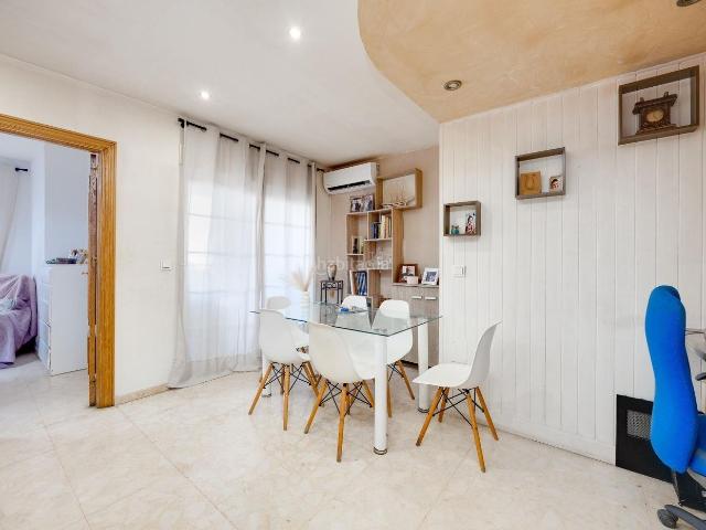 Apartamento en venta en Torrevieja, Centro Muelle Pesquero. GRAN APARTAMENTO EN TORREVIEJA 3 HAB, 1 BAÑO. Apartamentos.