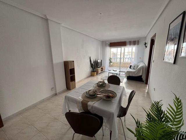 Apartamento en venta en Torrevieja, Centro Muelle Pesquero. GRAN APARTAMENTO EN TORREVIEJA 3 HAB, 2 BAÑOS. Apartamentos.