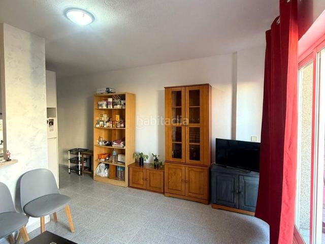 Apartamento en venta en Torrevieja, El Molino. Acogedor apartamento de 1 habitación con terraza y piscina en Torrevieja. Apartamentos.