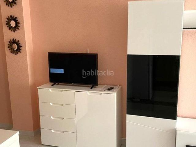 Apartamento en venta en Torrevieja, El Molino. Acogedor apartamento de 1 habitación con terraza y piscina en Torrevieja. Apartamentos.