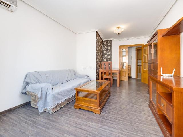 Apartamento en venta en Torrevieja, El Molino. AMPLIO APARTAMENTO DE 3 DORMITORIOS CON TERRAZA Y TRASTERO EN TORREVIEJA. Apartamentos.