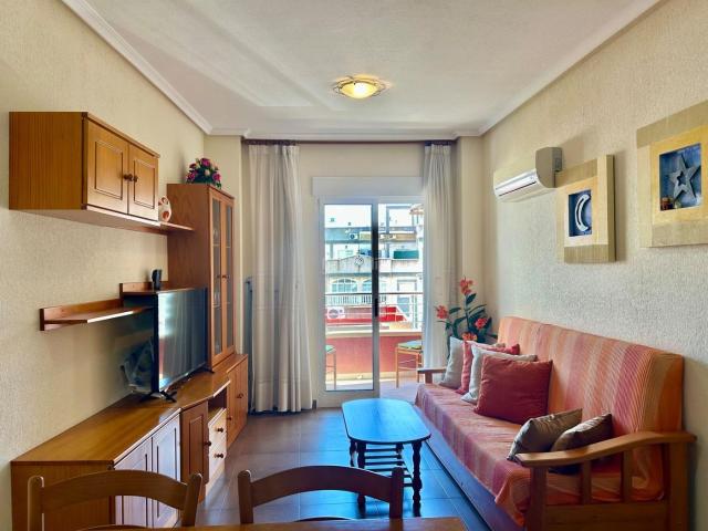 Apartamento en venta en Torrevieja, El Molino. Apartamento a la venta en el centro. Apartamentos.