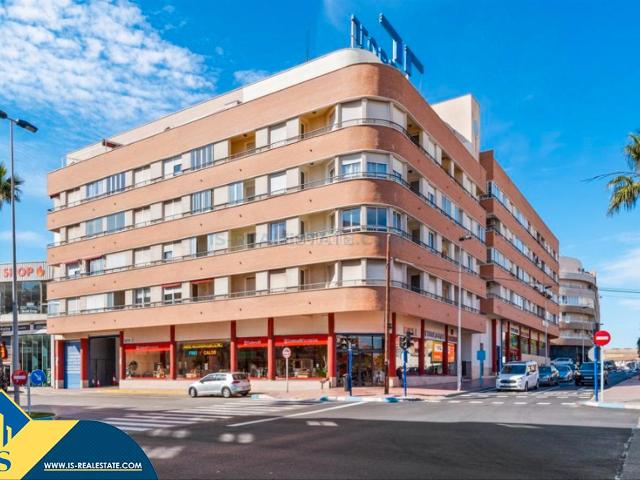 Apartamento en venta en Torrevieja, El Molino. Apartamento para construir en la provincia de Alicante, en Torrevieja, distrito Playa del Cura. 5 habitaciones 212 m² 1 kilóme. Apartamentos.