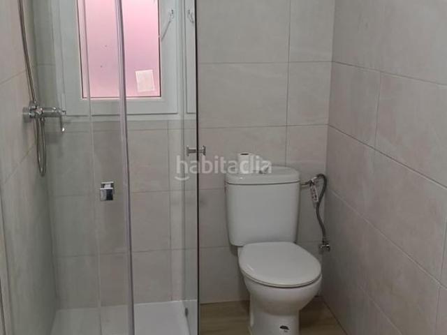 Apartamento en venta en Torrevieja, El Molino. Apartamento reformado de 3 dormitorios con balcón en Torrevieja. Apartamentos.