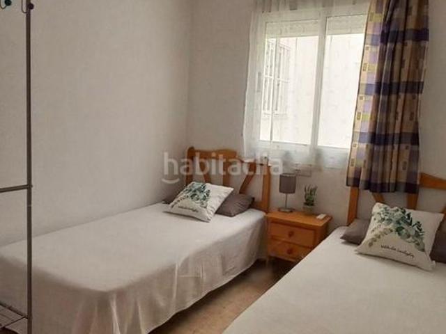 Apartamento en venta en Torrevieja, El Molino. Luminoso apartamento de 2 dormitorios con piscina y terraza El Molino, Torrevieja. Apartamentos.