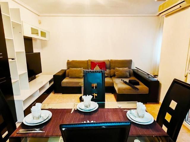 Apartamento en venta en Torrevieja, El Molino. Piso parcialmente reformado con vistas despejadas. Apartamentos.