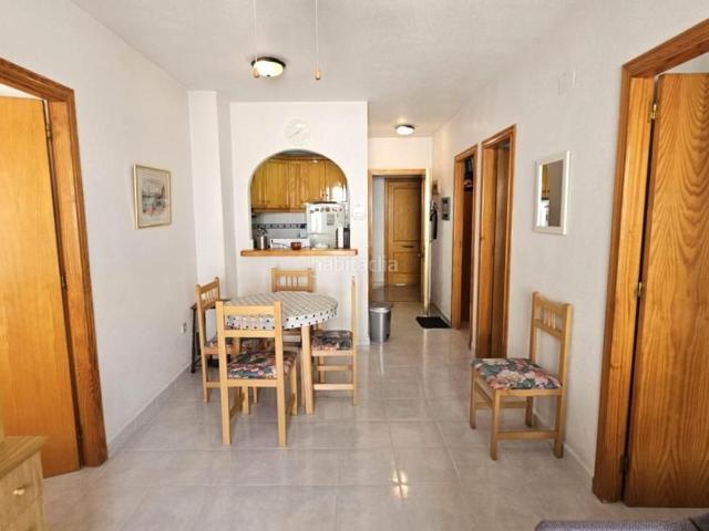 Apartamento en venta en Torrevieja, El Acequión. Acogedor apartamento de 3 dormitorios con terraza, garaje y piscina en Playa del Acequión. Apartamentos.