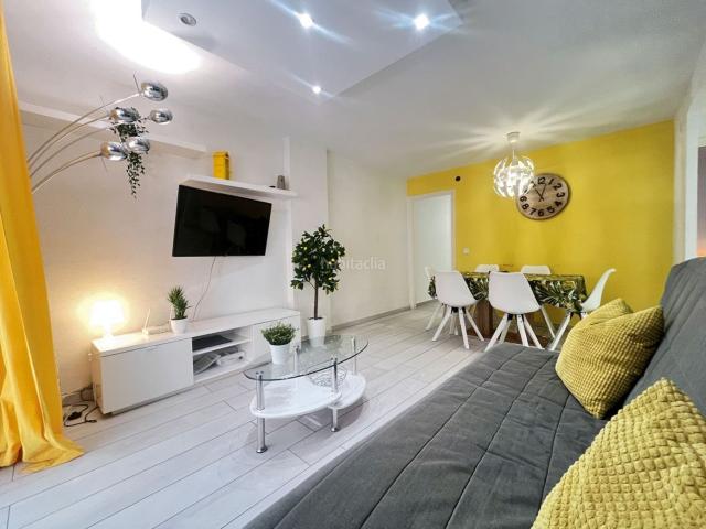 Apartamento en venta en Torrevieja, El Acequión. Amplio apartamento cerca del mar!. Apartamentos.