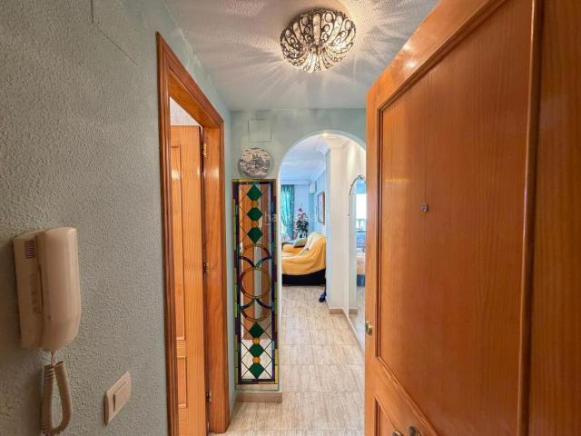 Apartamento en venta en Torrevieja, El Acequión. APARTAMENTO EN ACEQUION CON VISTAS AL MAR Y A 100 METROS DE PLAYA! 2 DORM. 1 BAÑO. SUPERFICIE DE 60 M2. Apartamentos.