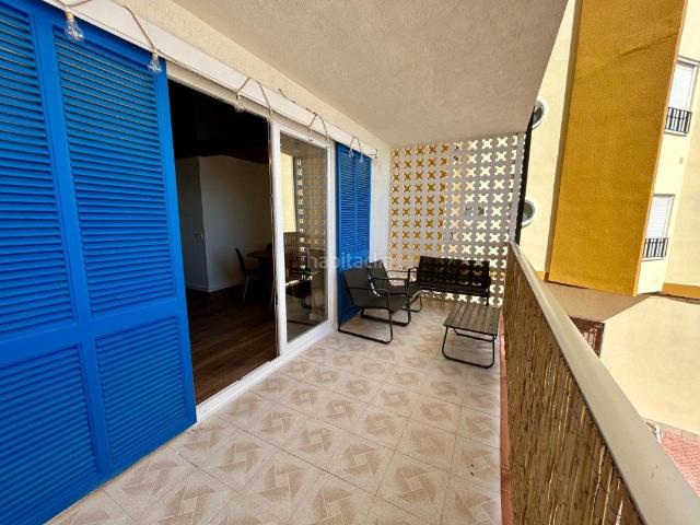 Apartamento en venta en Torrevieja, El Acequión. Exclusivo apartamento en primera línea de mar con impresionantes vistas al Mediterráneo. Apartamentos.