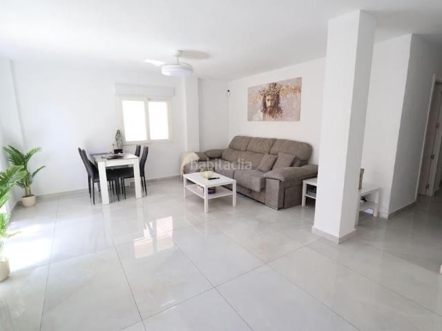 Apartamento en venta en Torrevieja, El Acequión. El Acequión amplio apartamento reformado a 100m de la playa. Apartamentos.